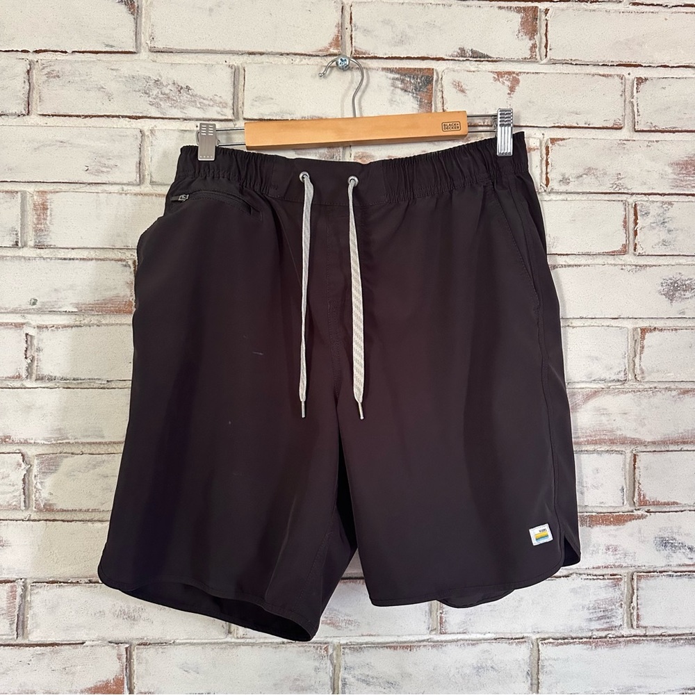 Vuori Mens Banks black unlined shorts